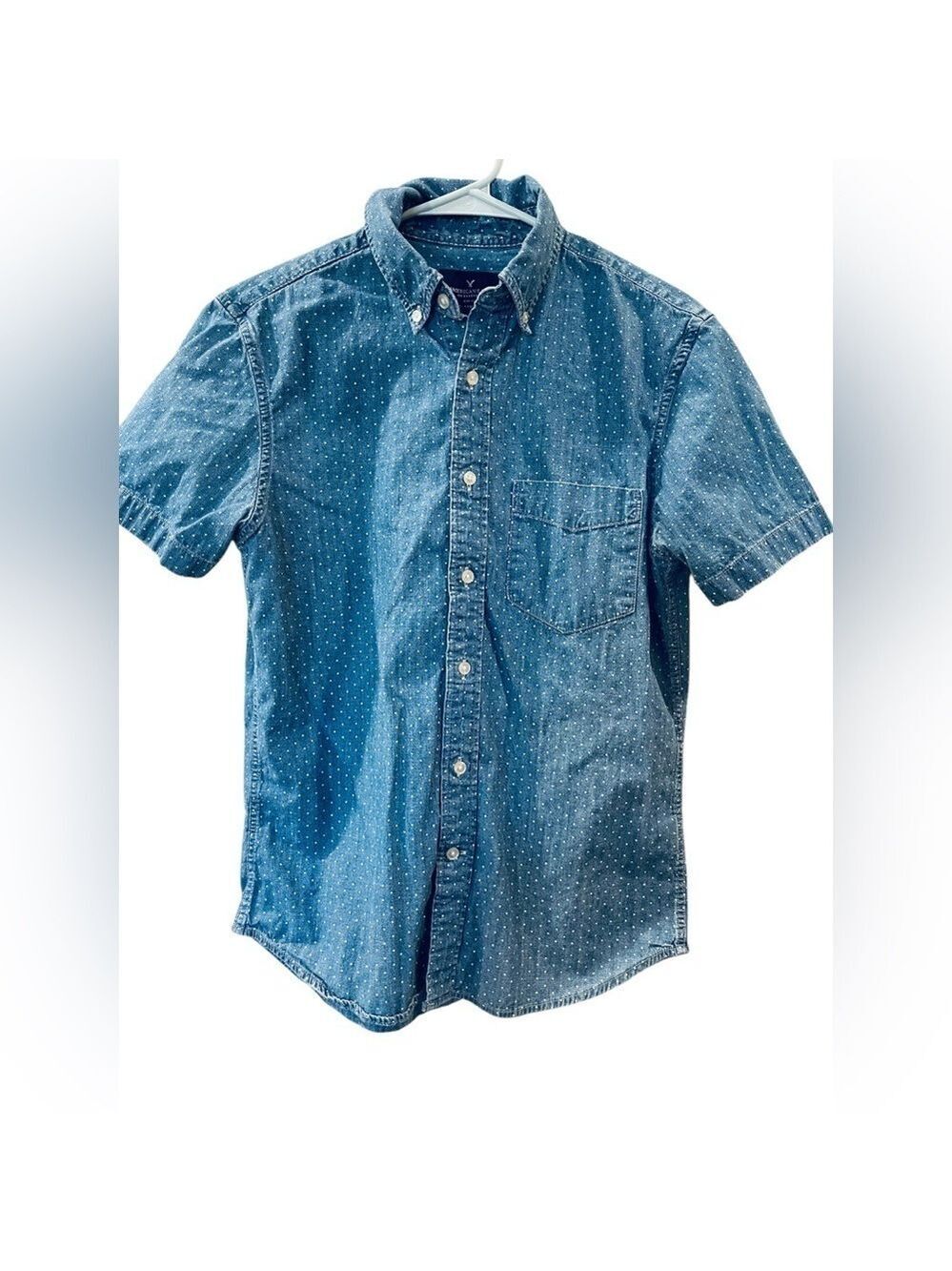 American Eagle Men’s Classic Fit Blue White Dots Short Sleeve Shirt Size: Small